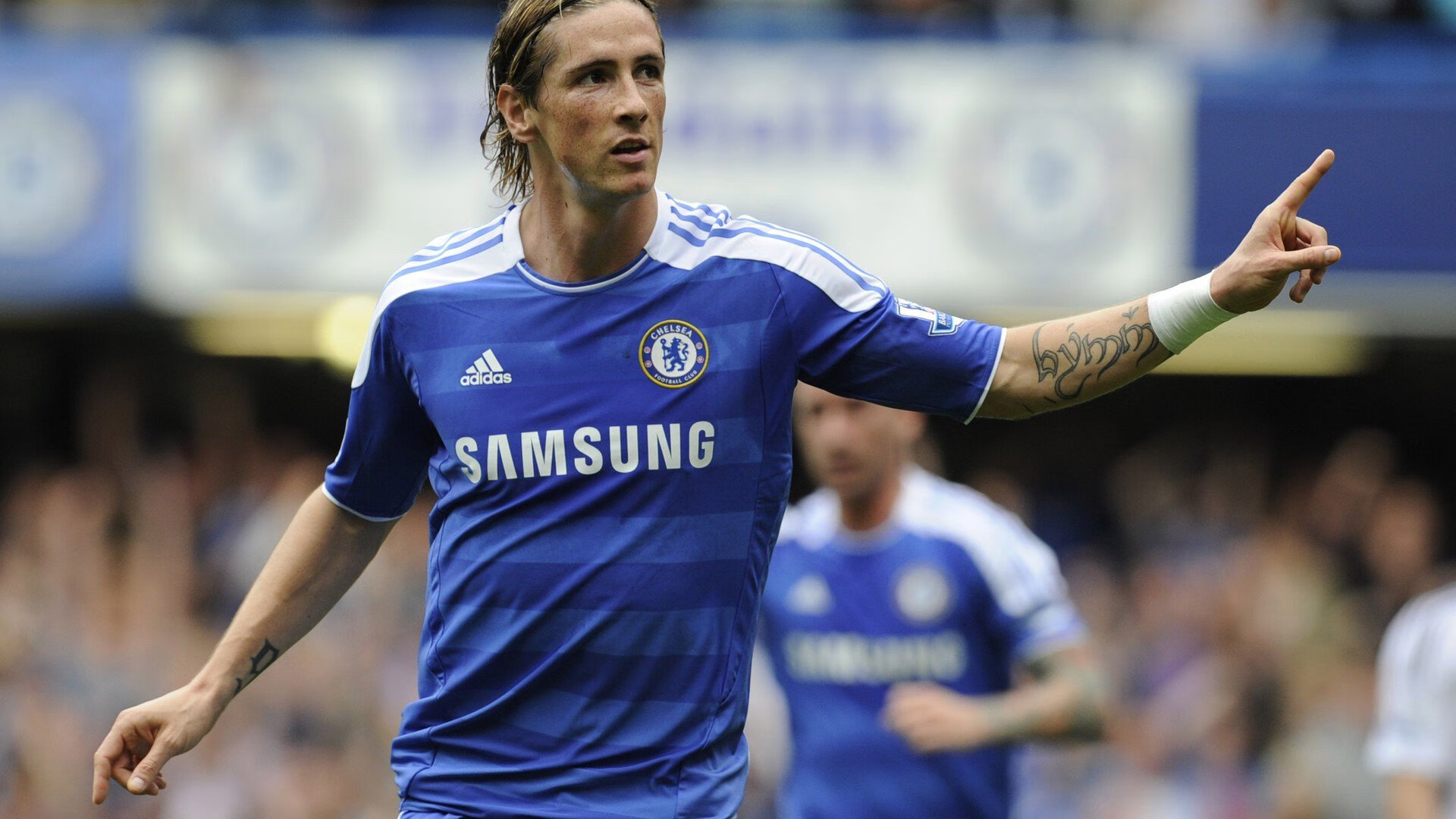 晋级下一阶段首场状态出色，切尔西观众沸腾！，阿扎伦卡重返赛场再创辉煌时刻